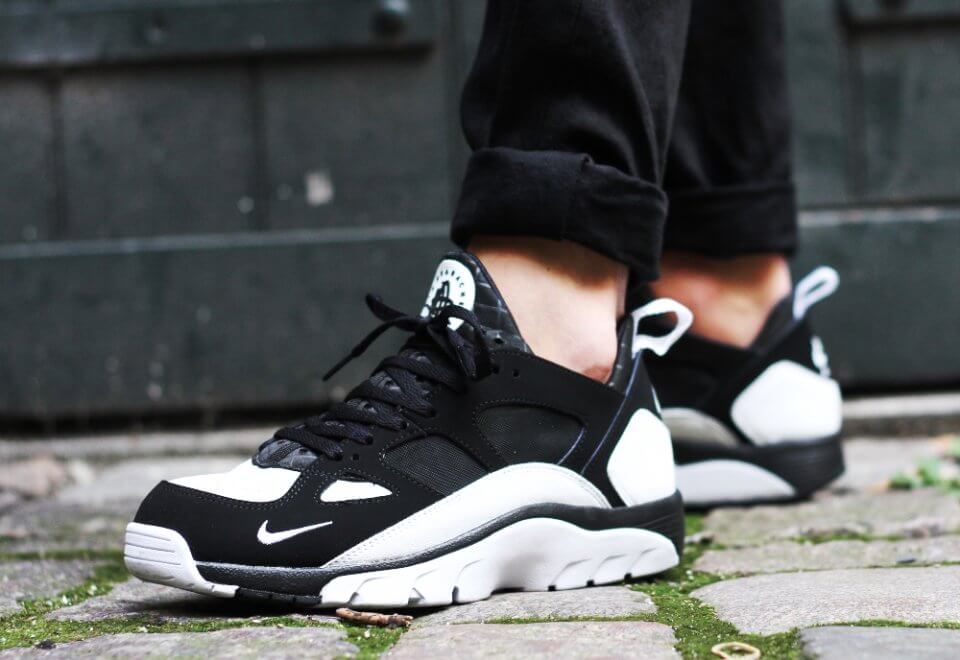 nike air trainer huarache low, The Nike Air Trainer Huarache Low Black White has already launched and is now available via the following retailers. UK true DD/MM/YYYY Outlook ...